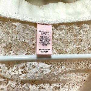 Victoria secret cream skirt, size XS